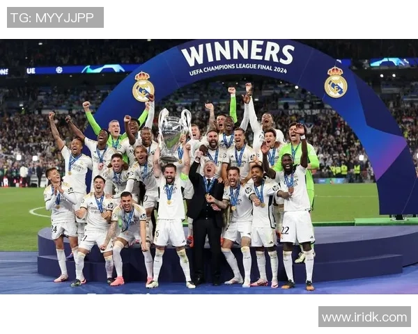 各个年代足球明星的辉煌历程与影响力解析